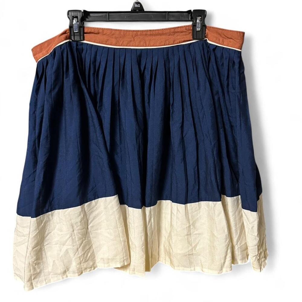 Size 18 pleated Lands’ End mini skirt with burnt orange / brown waist